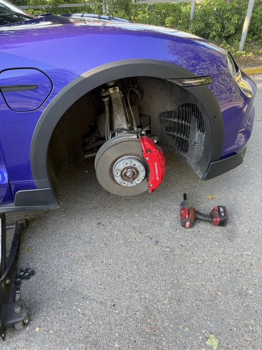 Mobile tyre replacement on site in Epsom